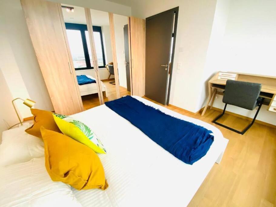 W One Bedroom Spa Gym Terrace&parking Apartment *
